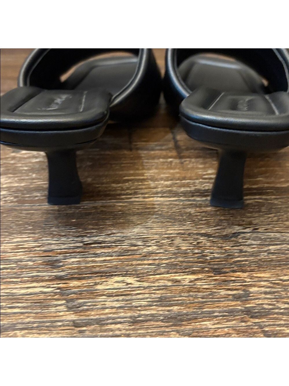 Vince Ceil Quilted Black Leather Slide Sandal Kitten Heel Size 8.5 EUC - Picture 5 of 7